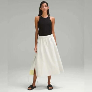 NWTs Lululemon High Low Side Slit SHR Skirt‎ Size M